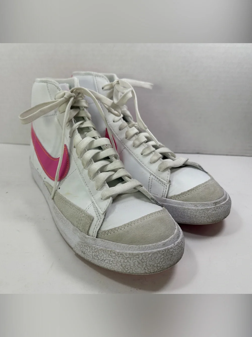 Nike Women's White High-Top Sneakers Shoes Size 7 Tie Lace Up